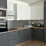 Fregatt 04 شقة *